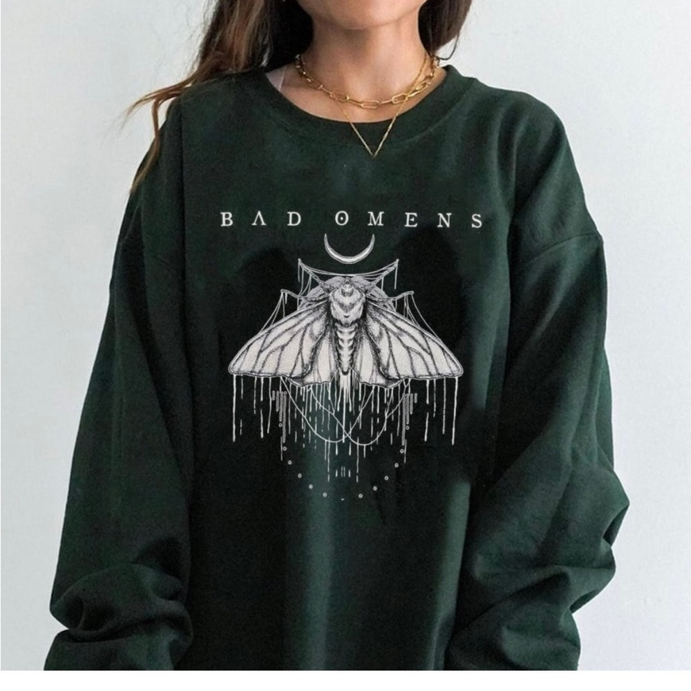 Never Worn never washed.  Bad Omens Sweatshirt.